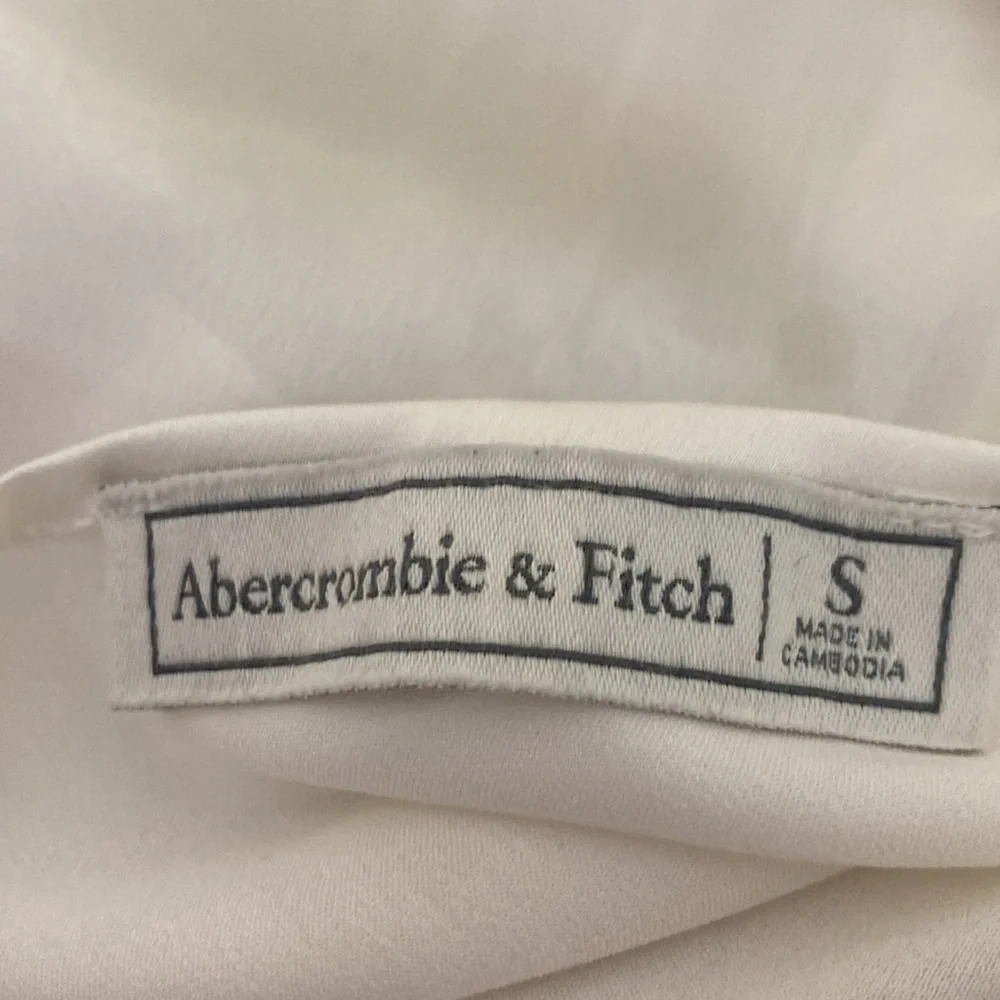 Abercrombie & Fitch Womens Lace Trim Camisole Small Soft White Cropped Feminine - Picture 6 of 12